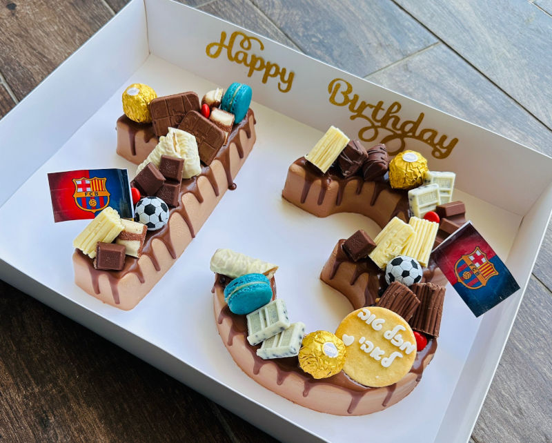 עוגת מוס שוקולד לבר מצווה עם עיצוב כדורגל