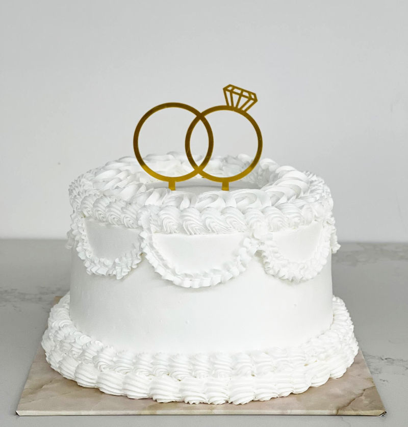 עוגת יום נישואין בעיצוב אלגנטי
